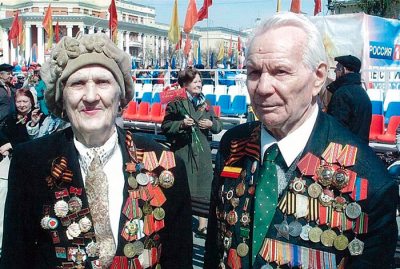Семякина Лидия Ивановна 2013 г. На празднике 9 мая