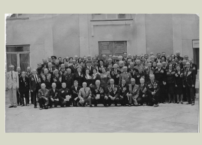 1985 год.  Встреча ветеранов 376 стрелкового Кузбасско-Псковской дивизии (первый ряд слева Алексеев Иван Алексеевич)