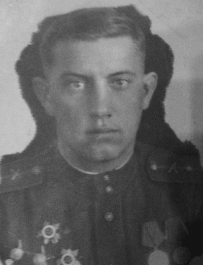 Герой войны Лазарев М.Г.в день отъезда, г. Гурьевск, 8 фев. 1946 г.