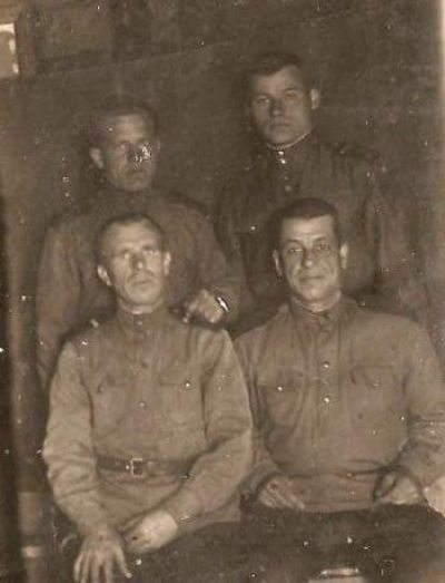 Стельмах А.Р. с боевыми товарищами