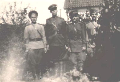 Никитин Е.С.  20 мая 1945. Германия. Никитин Е.С.первый слева