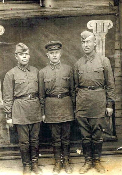Донов К. Р. с боевыми товарищами