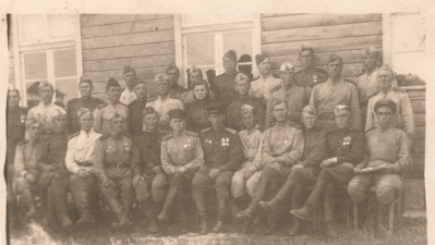 Зензеров В.П. с однополчанами
