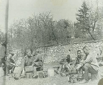 Связисты, передышка между боями, 1945 г.