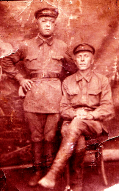 1944 год. Одна  из  последних  военных  фотографий