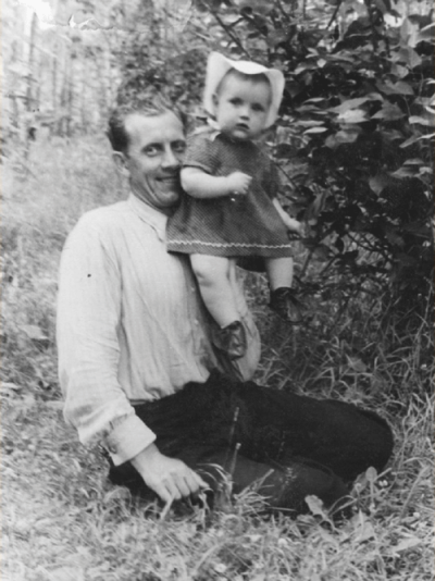 Лазарев М.Г. с дочкой, 19.05.1957 г.