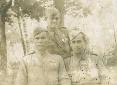 1943 г. &ndash; крайний слева Помелов И.Е.