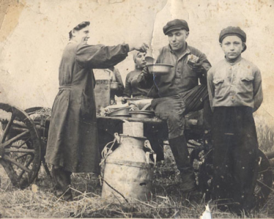 Алхимова М. А. работает поваром 1960-е годы