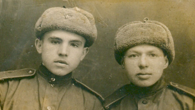 Слюсарь Василий Васильевич вместе с земляком Тринько Григорием Ивановичем 1943 г.