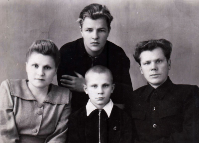Кулаков С.М. с семьей,  1955 г.