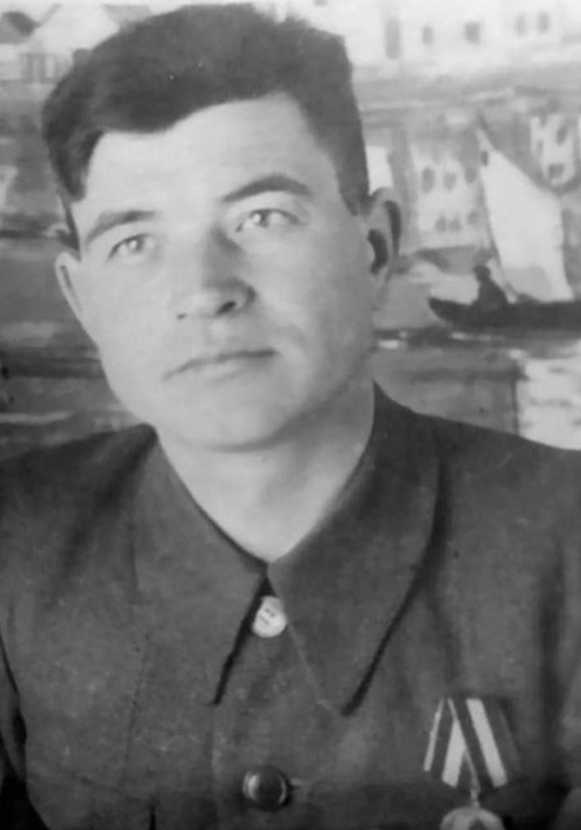 Асмолков Василий Сергеевич